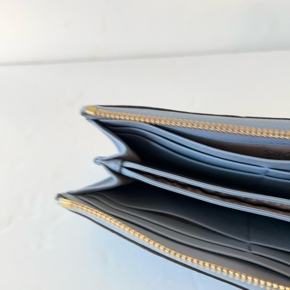 Michael Kors NWOT Pebble Leather Light Blue Zippered Wallet - Picture 2 of 6